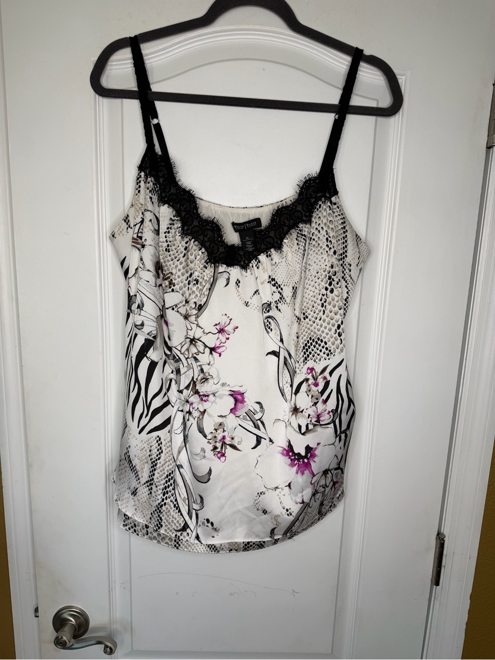 White House Black Market Plus Size White Multi Print  & Black Lace Cami. Size XL